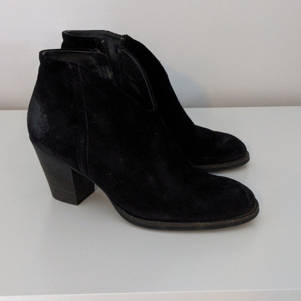 Paul Green black suede booties 8.5